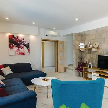 Viola Villa